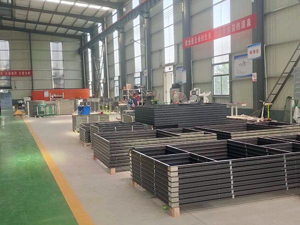 門(mén)窗生產(chǎn)車(chē)間