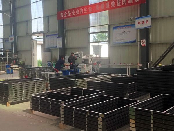 門(mén)窗生產(chǎn)車(chē)間